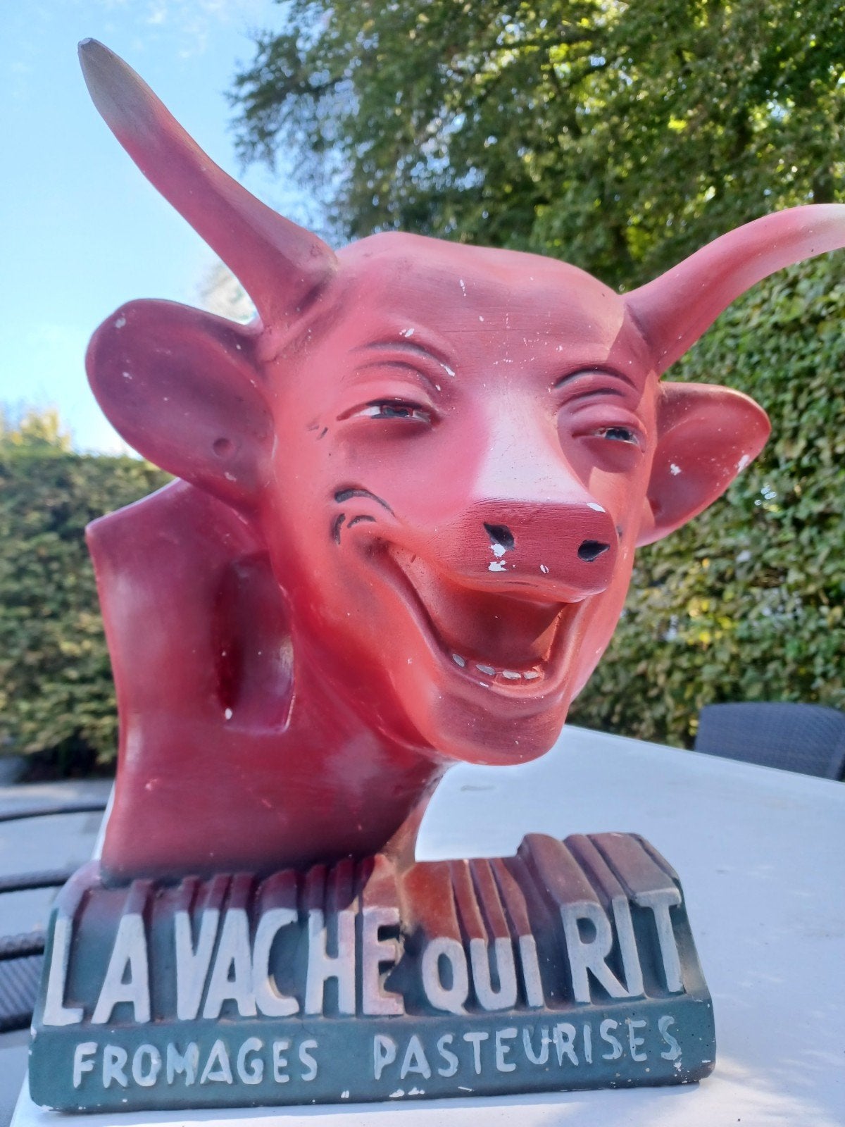 Photo : la vacht qui rit, Antiquités & Art, Enlèvement