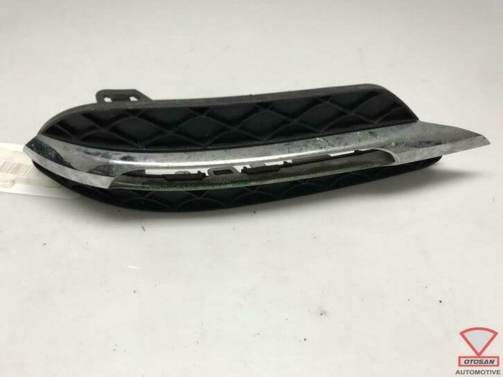 mercedes classe c w204 grille de pare chocs avant droite a20, Autos : Pièces & Accessoires, Mercedes-Benz AG, Pare-chocs, Mercedes-Benz