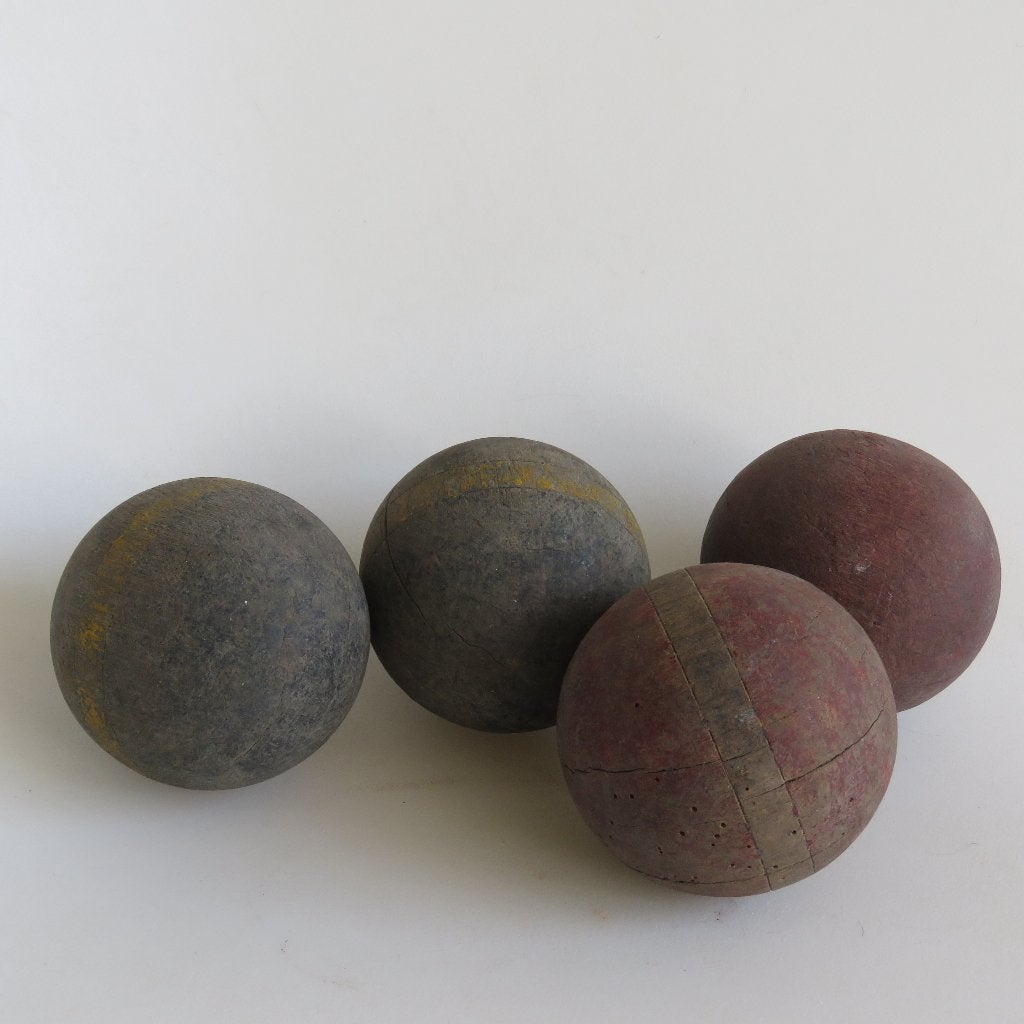 Lot vintage de 4 boules de pétanque en bois, Enlèvement ou Envoi