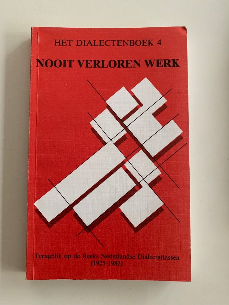 Het Dialectenboek 4: Nooit verloren werk, Livres, Enlèvement ou Envoi, Comme neuf, Non-fiction