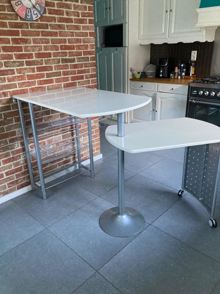 Unieke bartafel met verrijdbare ondertafel, Ophalen