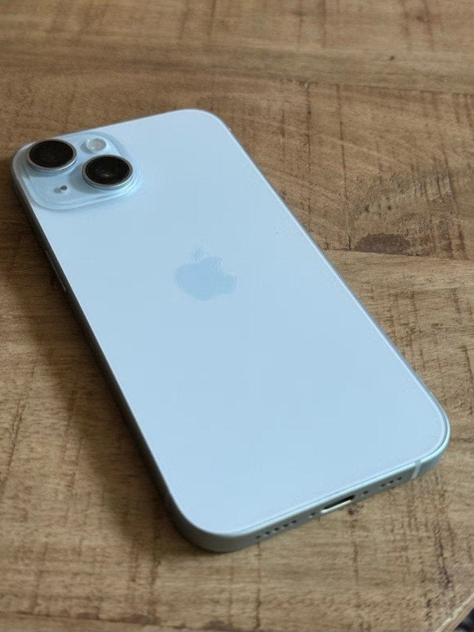 Apple iphone 15 blauw 128gb als nieuw met 2 hoesjes, Telecommunicatie, Mobiele telefoons | Apple iPhone, 128 GB, IPhone 15, Blauw