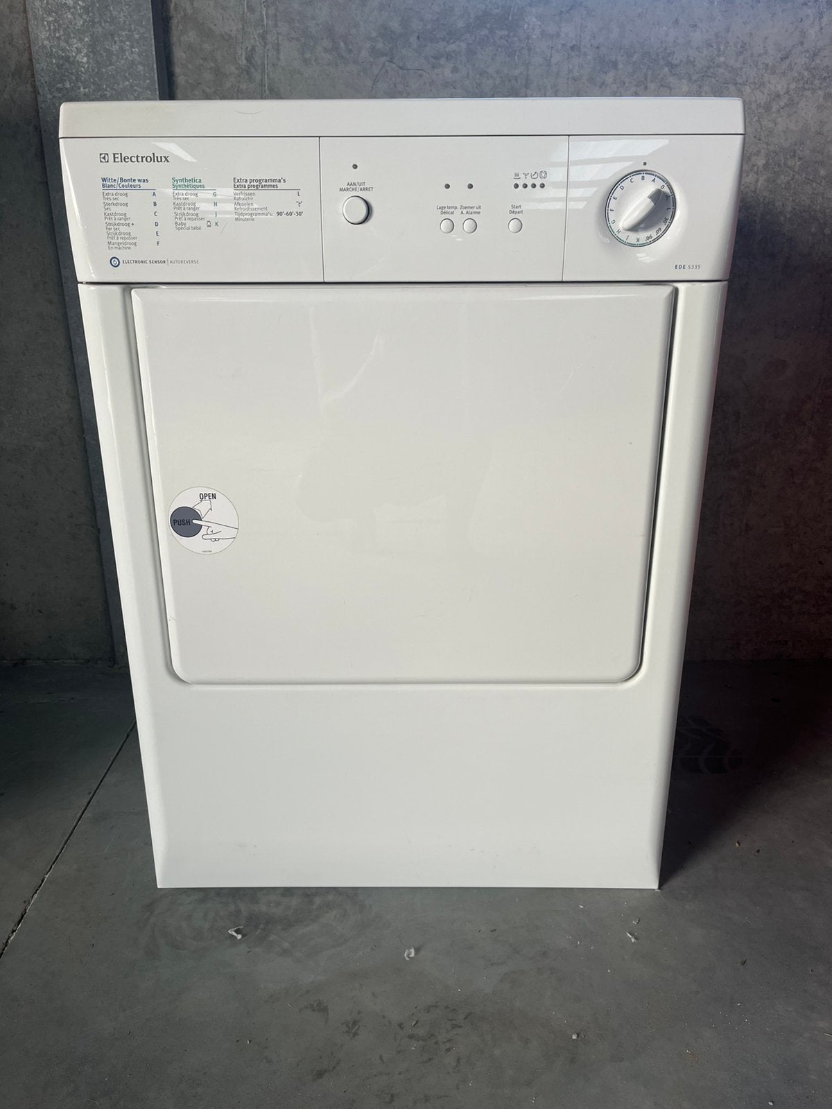 Condensdroogkast, Elektronische apparatuur, Ophalen, 6 tot 8 kg, Gebruikt, Voorlader