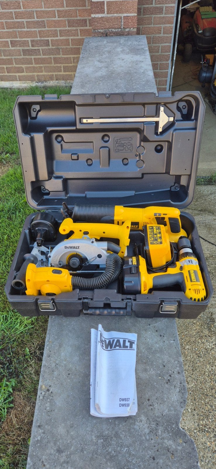 DEWALT KOFFER MET NIEUWE 18V MACHINES Te Koop, Ophalen, Nieuw, Boor- en Schroefmachine, Klopboormechanisme