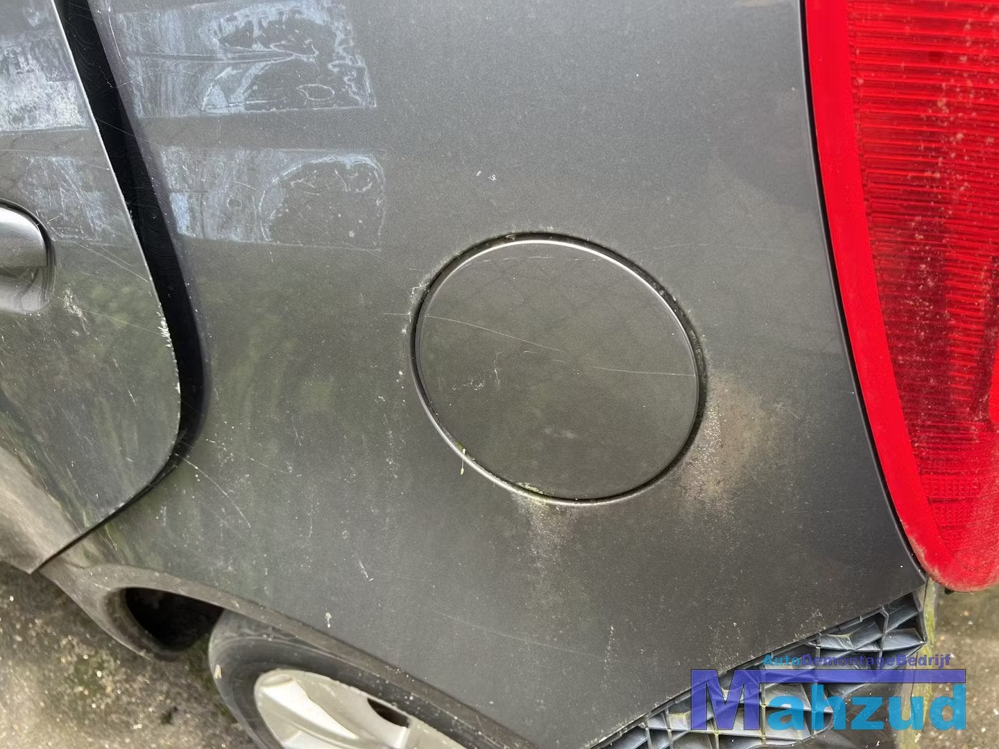 MITSUBISHI COLT 6 Grijs 51H tankklep 2004-2012, Info@mitsubishi-motors.com, Mitsubishi Motors Corporation, Utilisé, Mitsubishi