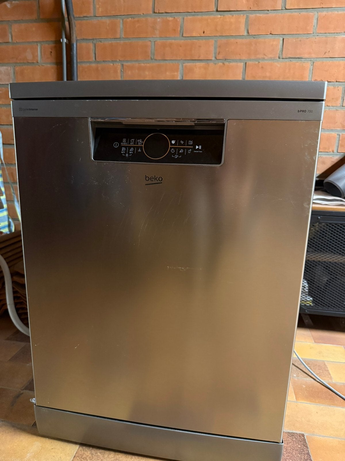 Lave-vaisselle BEKO BPRO 700 — Entièrement fonctionnel, Enlèvement, Comme neuf