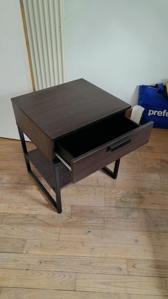 Table de nuit à donner, Enlèvement, Utilisé