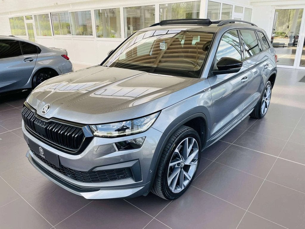 Skoda Kodiaq 2.0 CR TDi * GARANTIE + 7 PLACES + TOIT PANO +, Auto's, Automaat, Gebruikt, 4 cilinders, Bedrijf