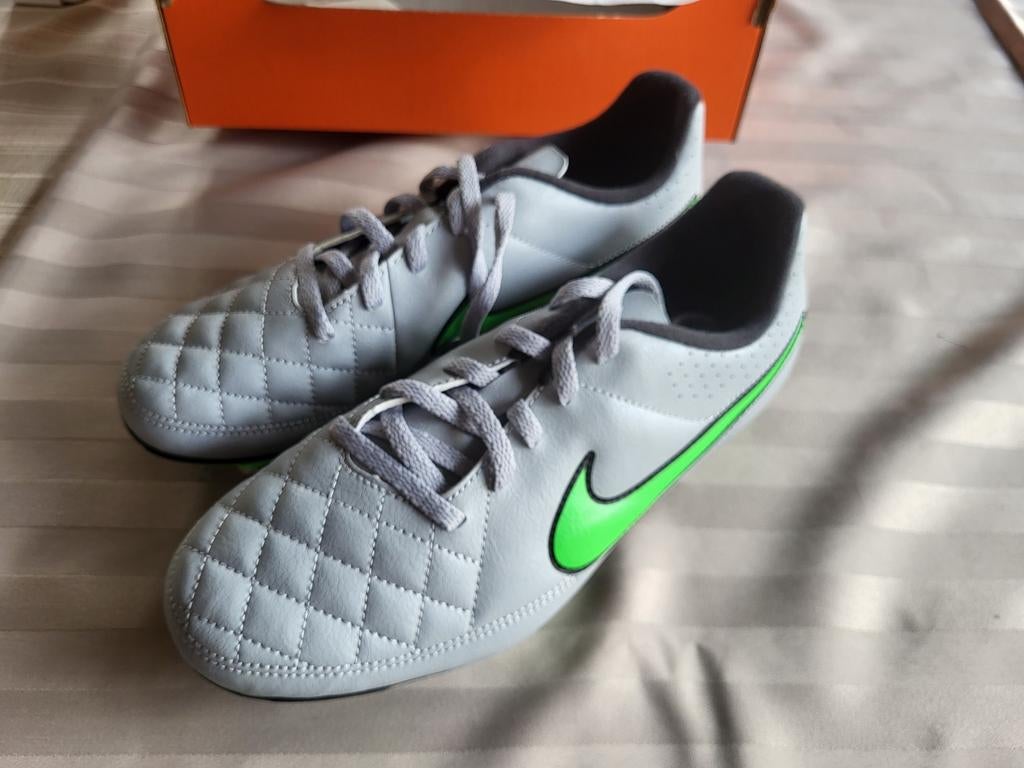 Nike Tiempo maat 38, Enlèvement
