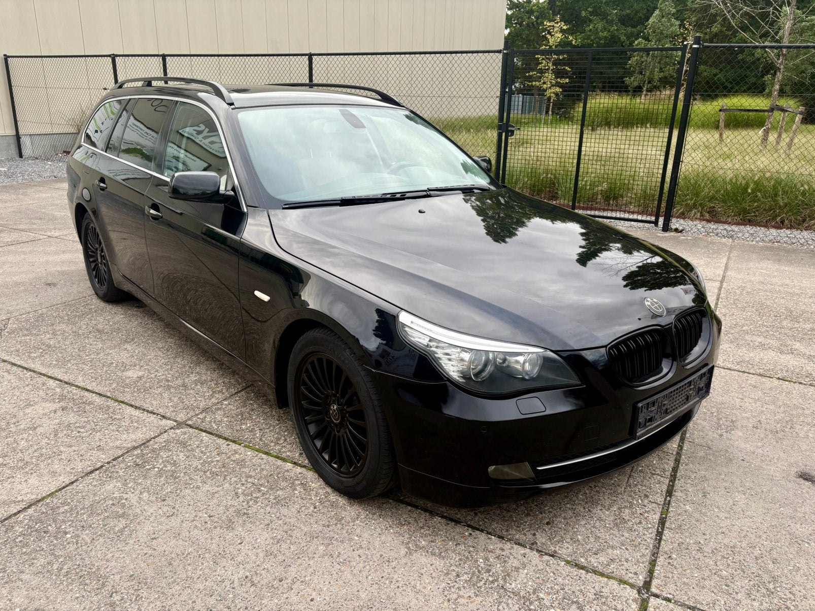 BMW E61 COMPLÈTE ! Approuvé pour la vente !, Autos, Cuir, Entreprise, Noir, 5 portes