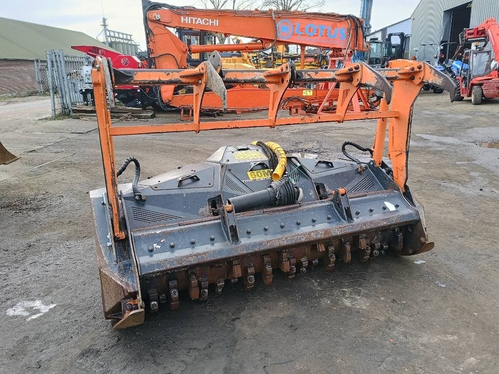 TMC cancela TFK-200 stobbenfrees chipper mulcher P, Broyeur