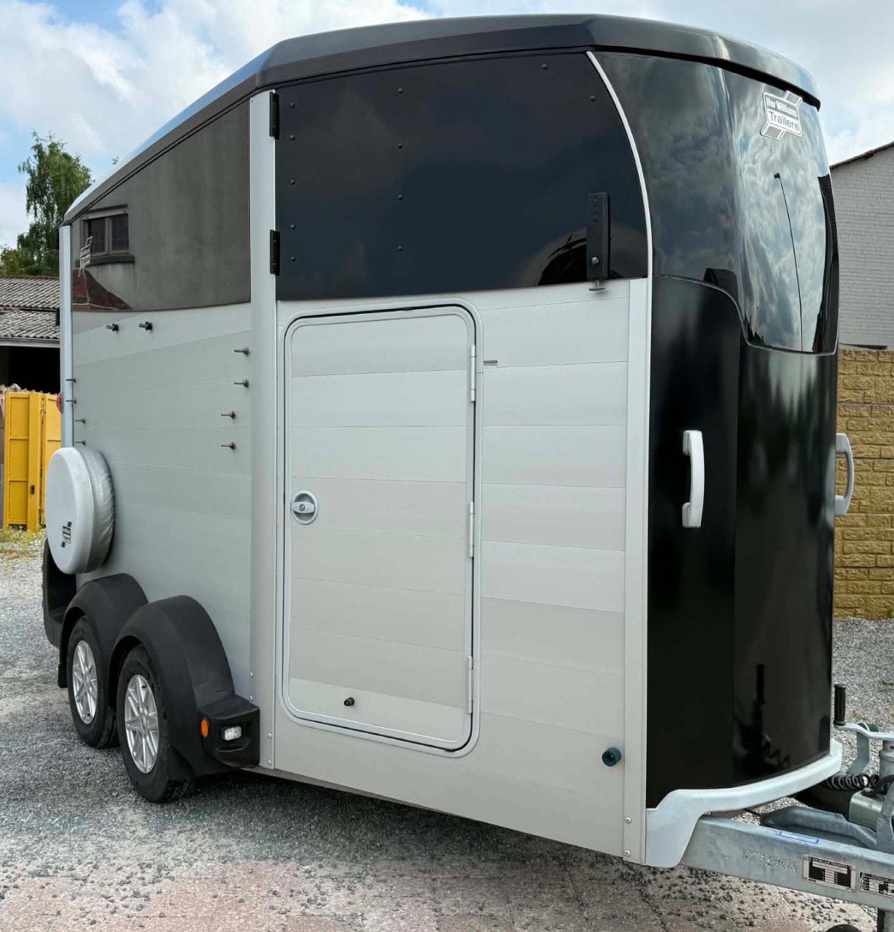 Entrepôt Ifor Williams HBX 511 en état d'exposition 2020, Animaux & Accessoires, Chevaux & Poneys | Semi-remorques & Remorques
