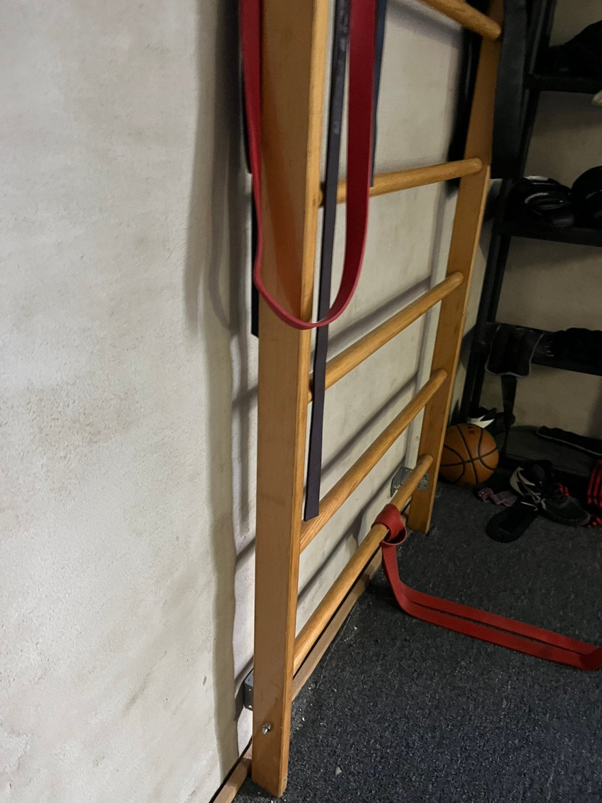 Stevig houten wandrek / sportraam!, Ophalen, Zo goed als nieuw