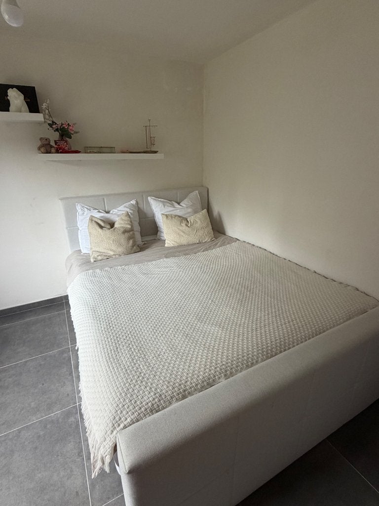 Bed 2 personen, Ophalen, Beige, Tweepersoons, Zo goed als nieuw