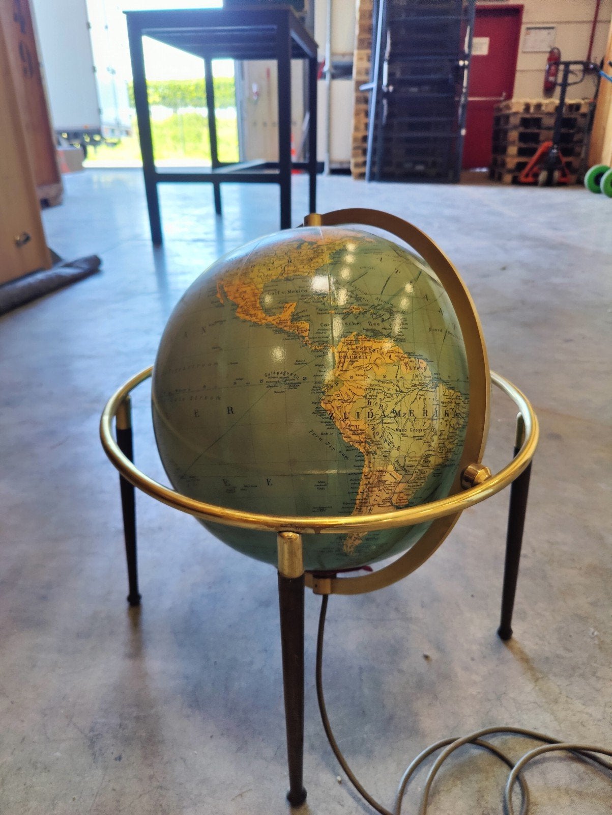 Wereldbol met lampje, Huis en Inrichting, Ophalen