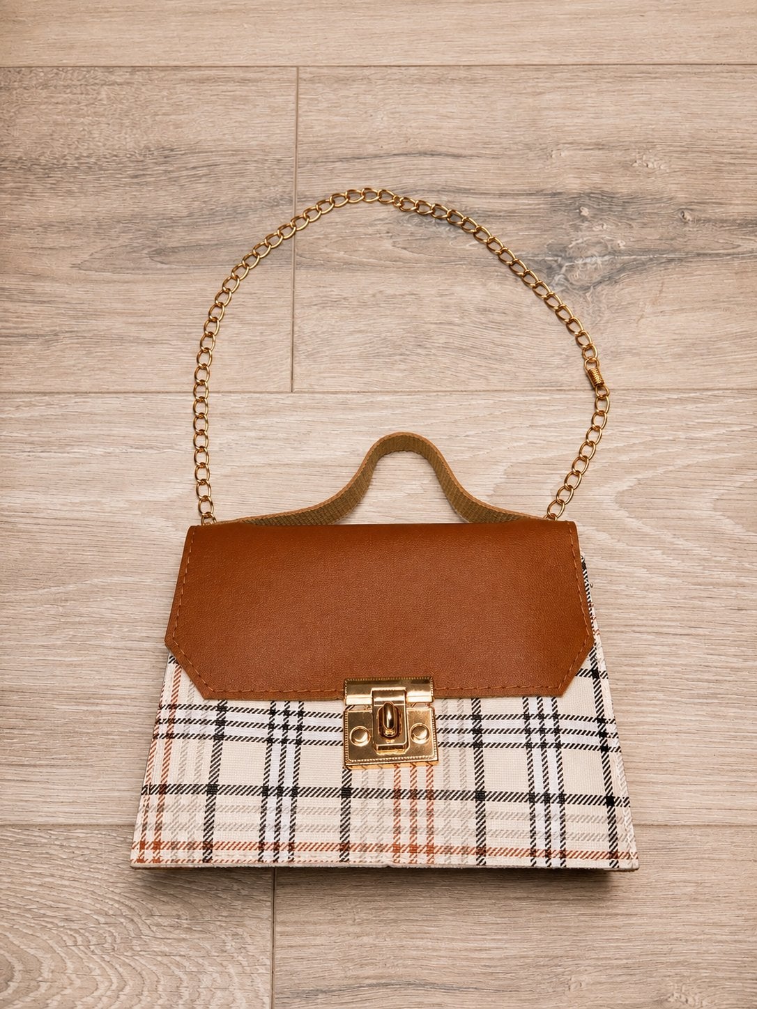 Kleine beige en bruine handtas met gouden ketting, Verzenden, Zo goed als nieuw, Bruin, Handtas