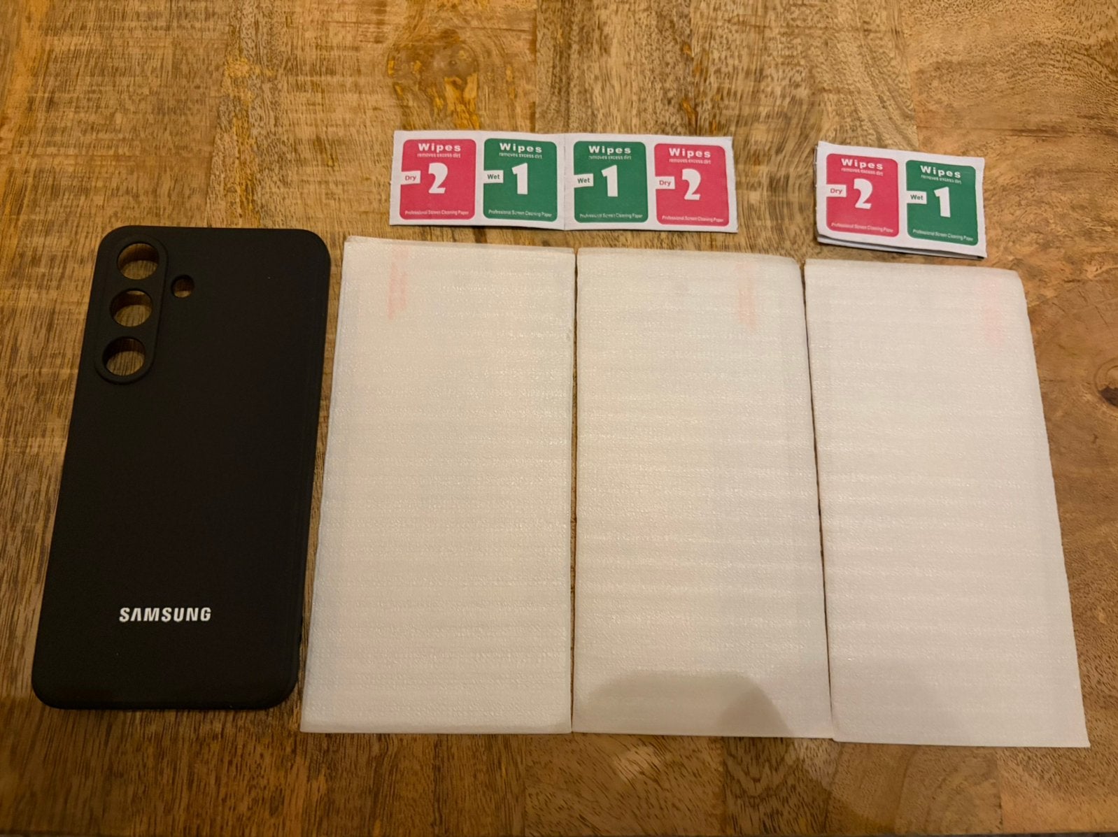 Samsung S25 beschermhoes + 3 screenprotectors, Ophalen, Nieuw, Zwart, Siliconen