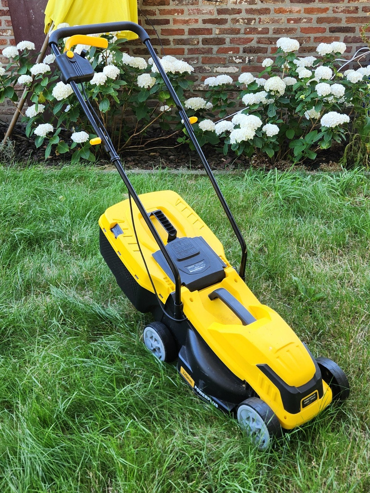 Grasmachine grasmaaier Perfect, Tuin en Terras, Ophalen, Cirkelmaaier, Elektrische grasmaaier, Zo goed als nieuw