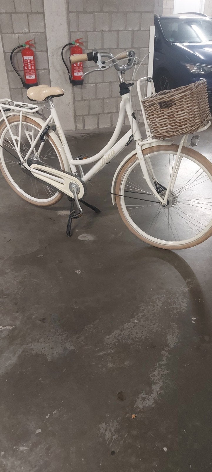 Batavus 28 inch zo goed als nieuw, Vélos & Vélomoteurs, Vélos | Femmes | Vélos pour femme, Enlèvement ou Envoi, Batavus, Vitesses