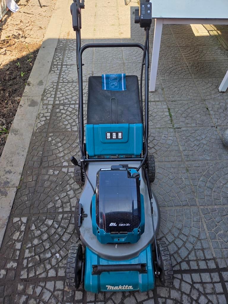 Makita grasmaaier, Tuin en Terras, Ophalen