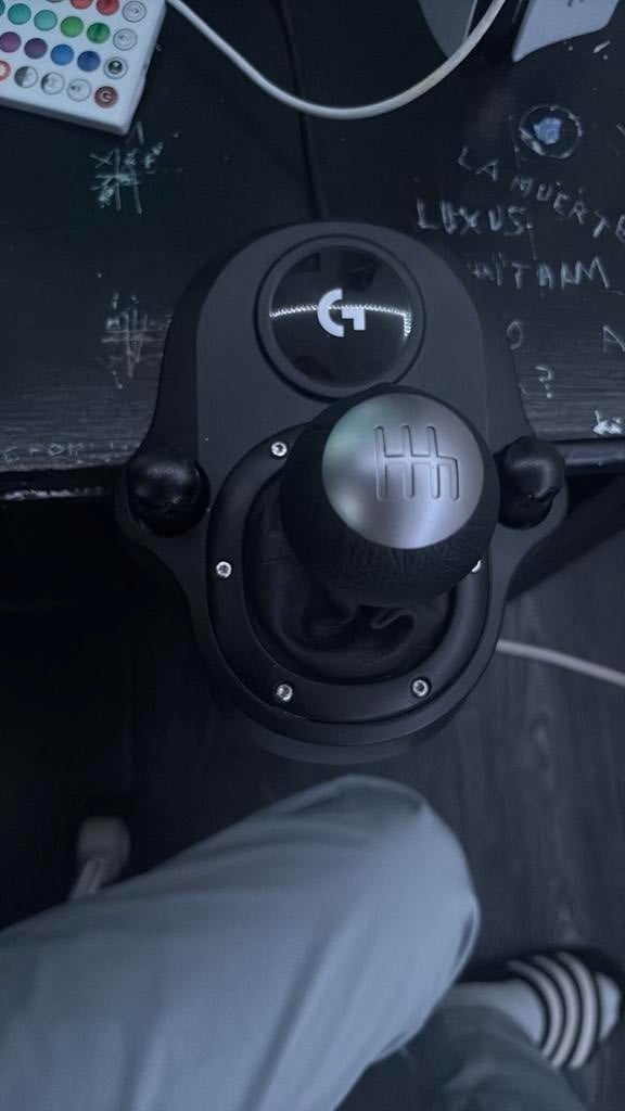 Volant g923 etat parfait, Enlèvement, Utilisé