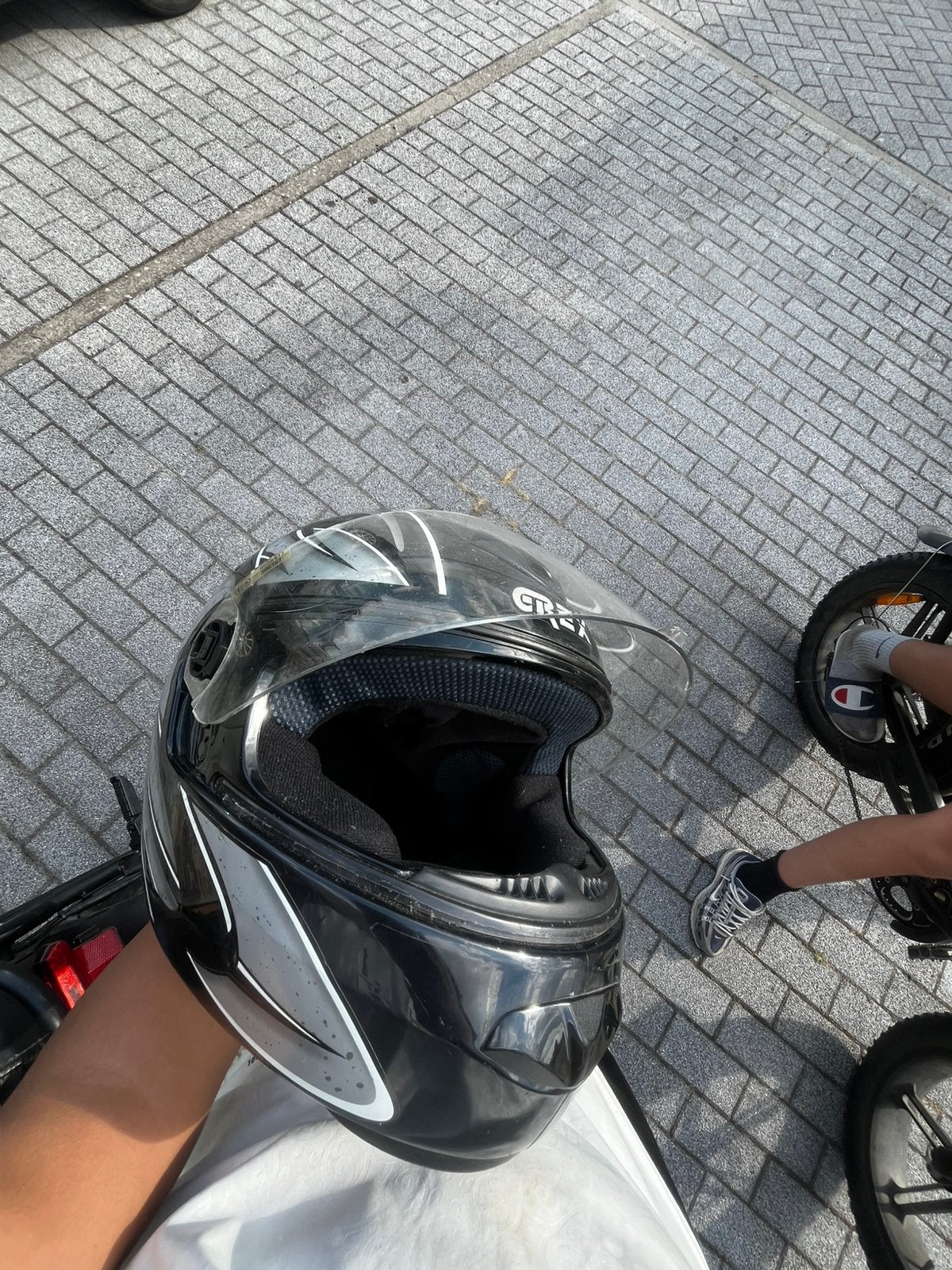 Grex motorhelm, Ophalen, Gebruikt