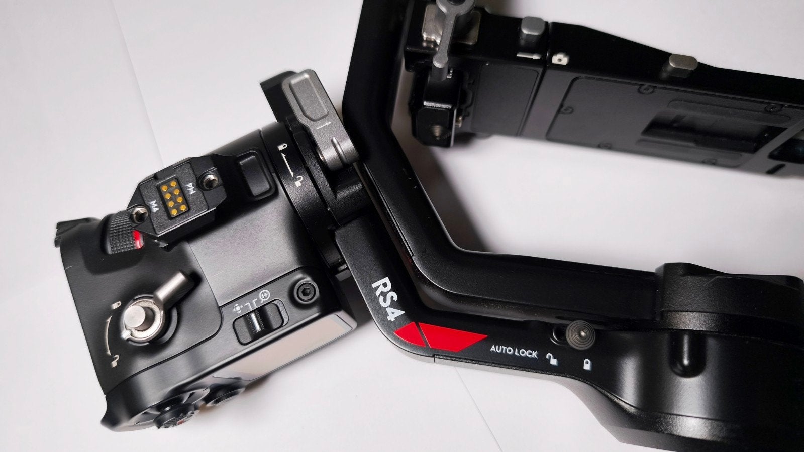 DJI RS4 COMBO LIKE NEW, Envoi