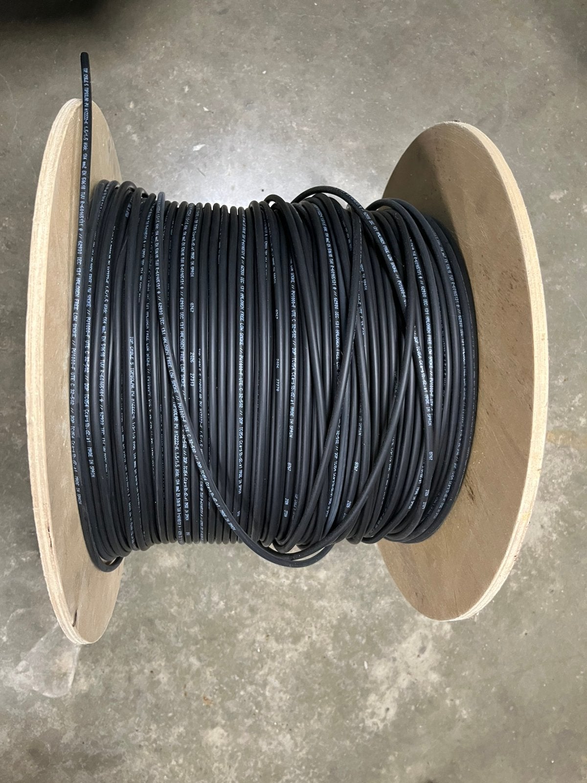 CÂBLE SOLAIRE NOIR 4mm² H1Z2Z2-K (380 mètres - 0,77 c€/m), Enlèvement, Comme neuf