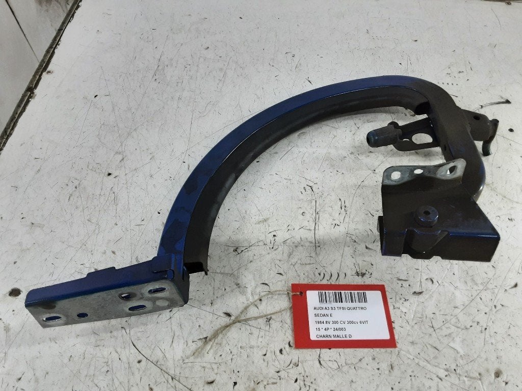COFFRE COUVERCLE CHARNIERE DROIT S3 Limousine (8VM / 8VS), Mevr. I. Hauben, Audi, Utilisé, Rue de l'Espoir 34 34
4030  GRIVEGNÉE, BE