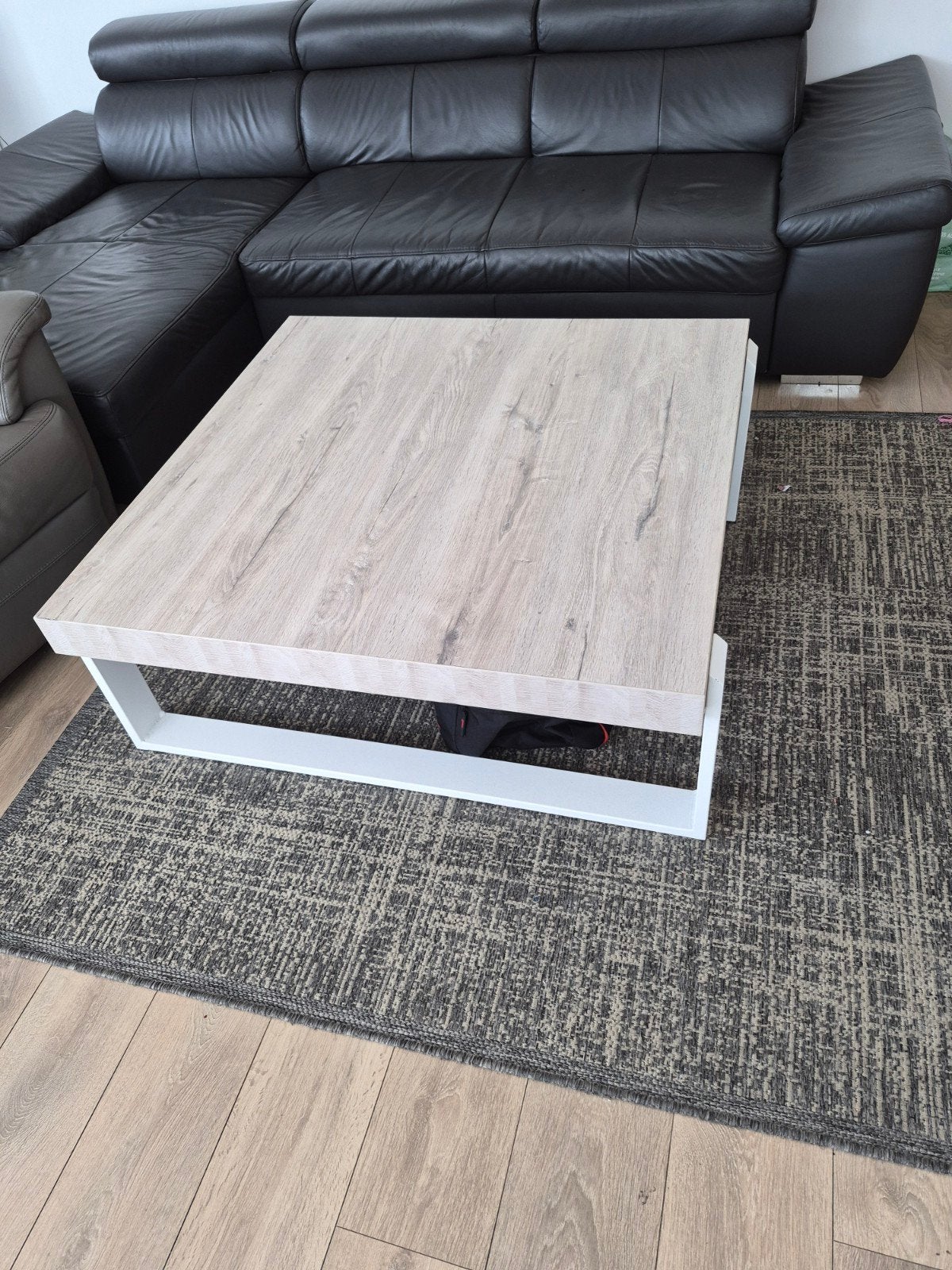 tables de salon, Enlèvement