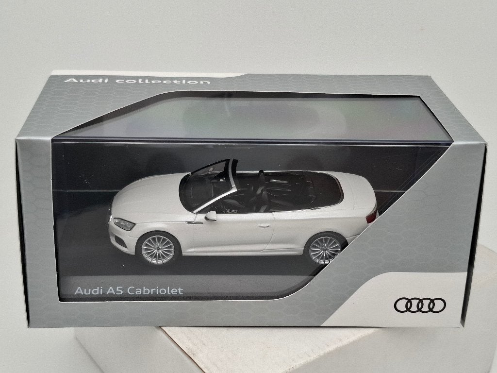 Audi A5 cabriolet "Tofana White" - 1/43, Verzenden, Zo goed als nieuw, Auto, Overige merken