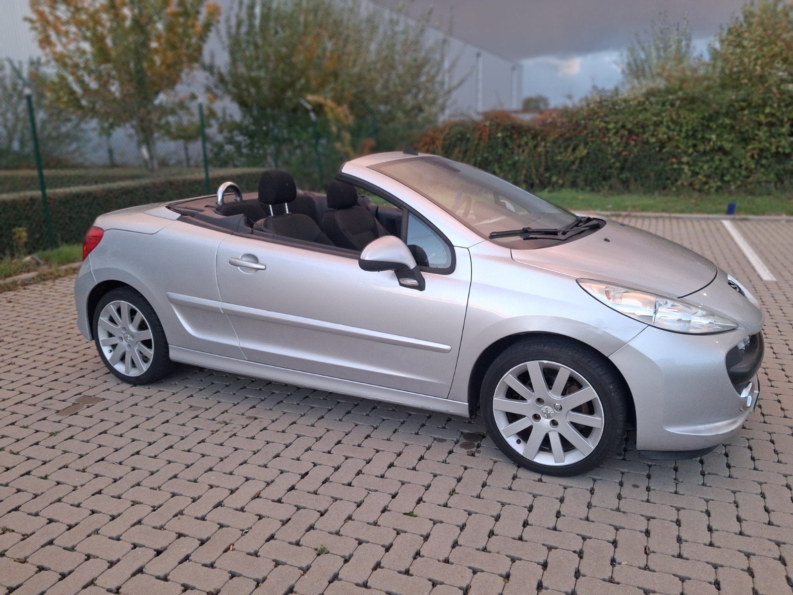 Peugeot 207 CC * 1.6 HDI * Prête à immatriculé, Autos, Argent ou Gris, Cabriolet, Boîte manuelle, 80 g/km
