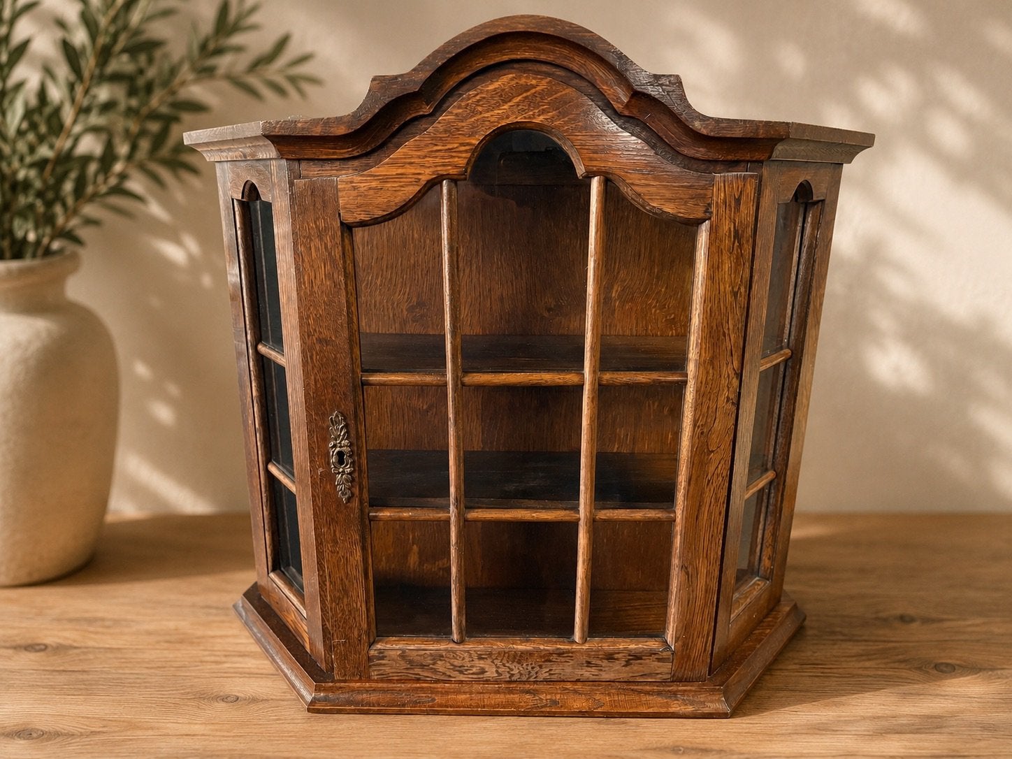 Klassiek vintage eiken wandvitrinekastje / hangkastje, Ophalen, Zo goed als nieuw, Eikenhout