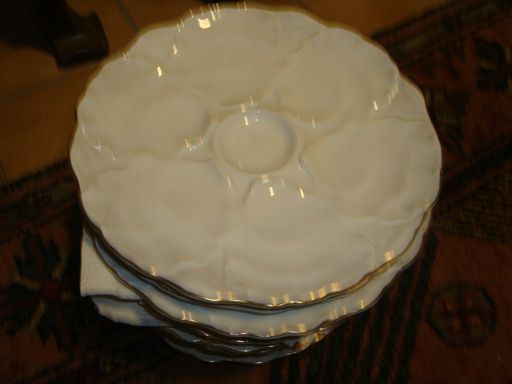12 assiettes à huîtres en porcelaine. Hütschenreuther, Enlèvement