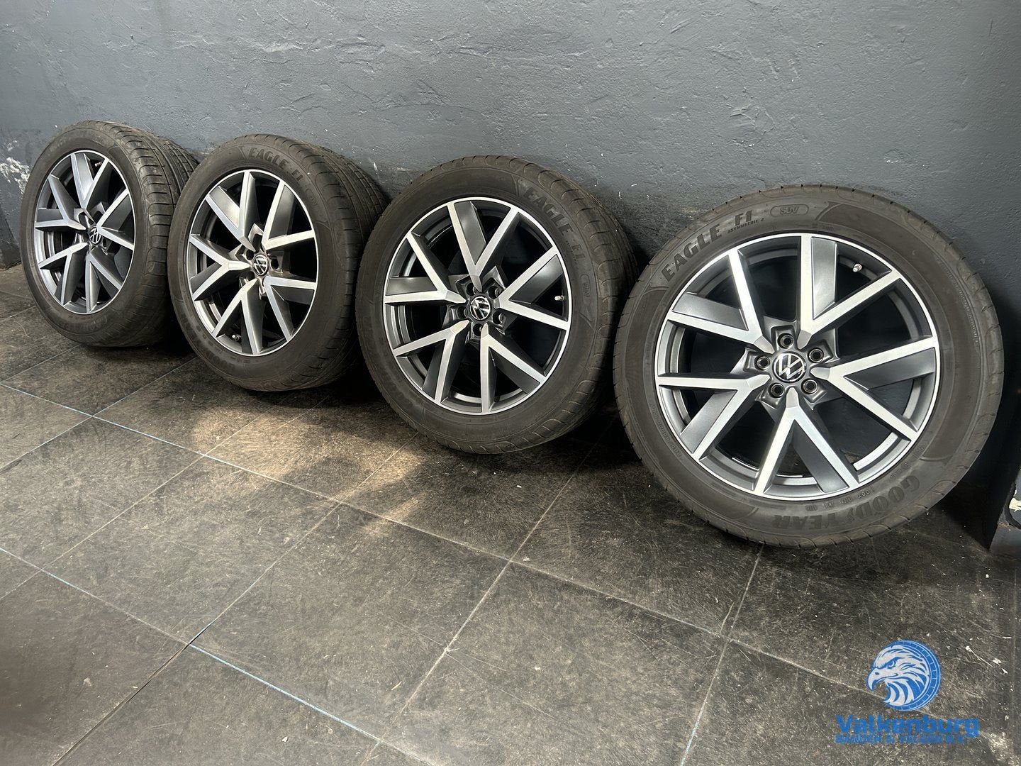 8mm! Originele VW Touareg CR7 Braga 20 inch antraciete velge, Autos : Pièces & Accessoires, Pneus & Jantes, Pneus et Jantes, Pneus été