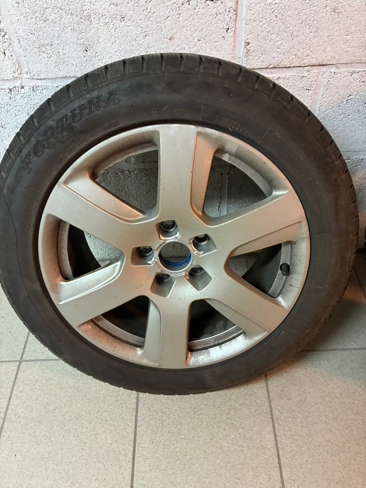 A vendre 4pneus hiver monter sur jantes Vw/Audi, Neuf, Véhicule de tourisme, Enlèvement, Pneus hiver