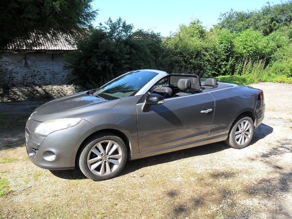 RENAULT MEGANE CC 1.5 DCI 85000 km prête à immatriculer, Auto's, Renault, Voorwielaandrijving, Zwart, 4 cilinders, Cabriolet