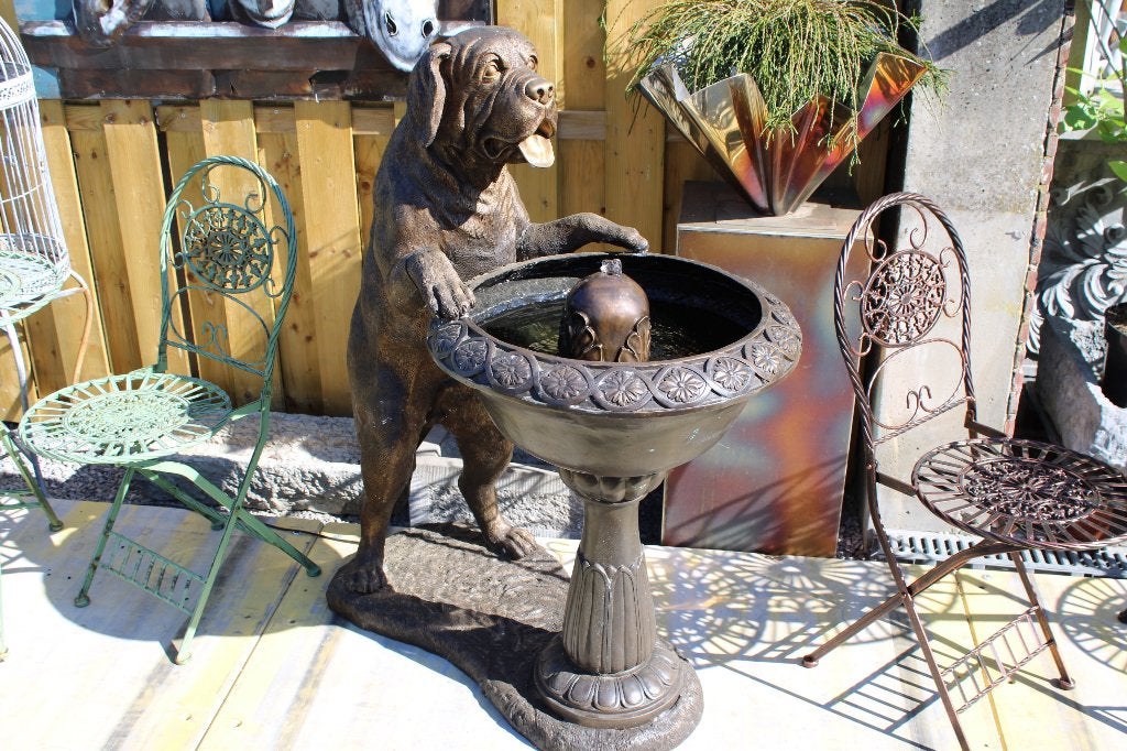 chien sur bassin fontaine en bronze , jet d eau ., Enlèvement, Neuf, Autres matériaux, Fontaine