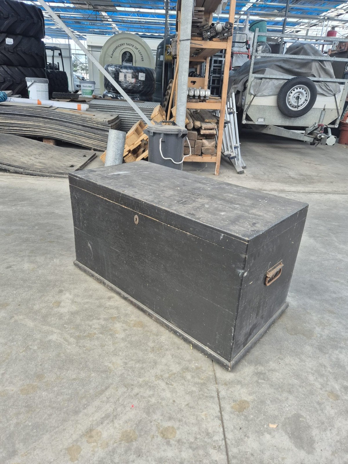 Vintage Zwarte Houten Dekenkist / Opbergkist met Sleutel, 50 – 75, Gebruikt, 50 tot 100 cm, Ophalen of Verzenden