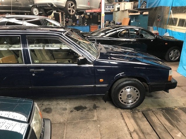 Prachtige Volvo 740GL uit 1987 van 1e eigenaar ! Oldtimer, Autos, Achat, https://public.car-pass.be/volvo, Entreprise, Entretenue par le concessionnaire