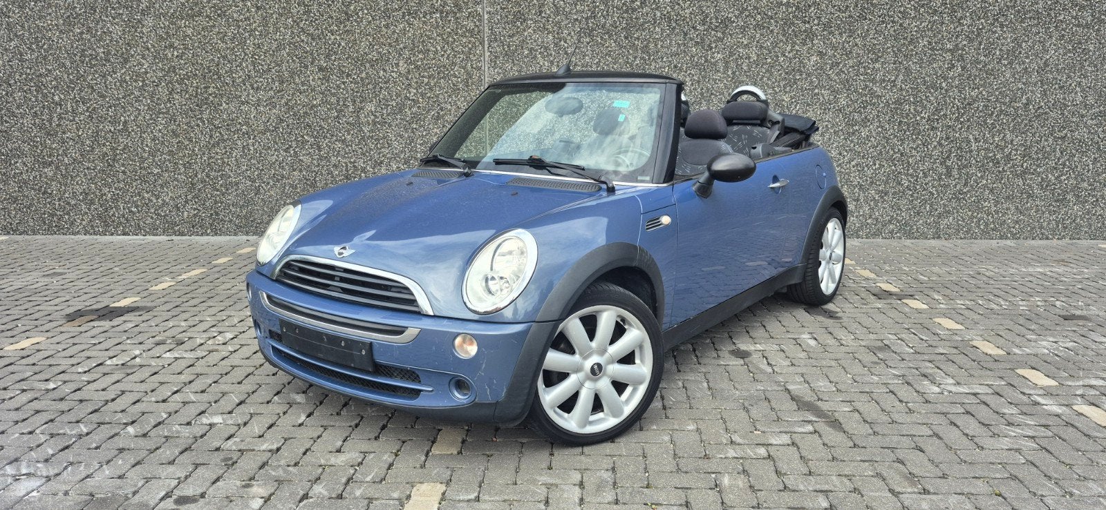 Mini One Cabrio *BENZINE* + groot onderhoud, Auto's, Voorwielaandrijving, Stof, Zwart, Cabriolet