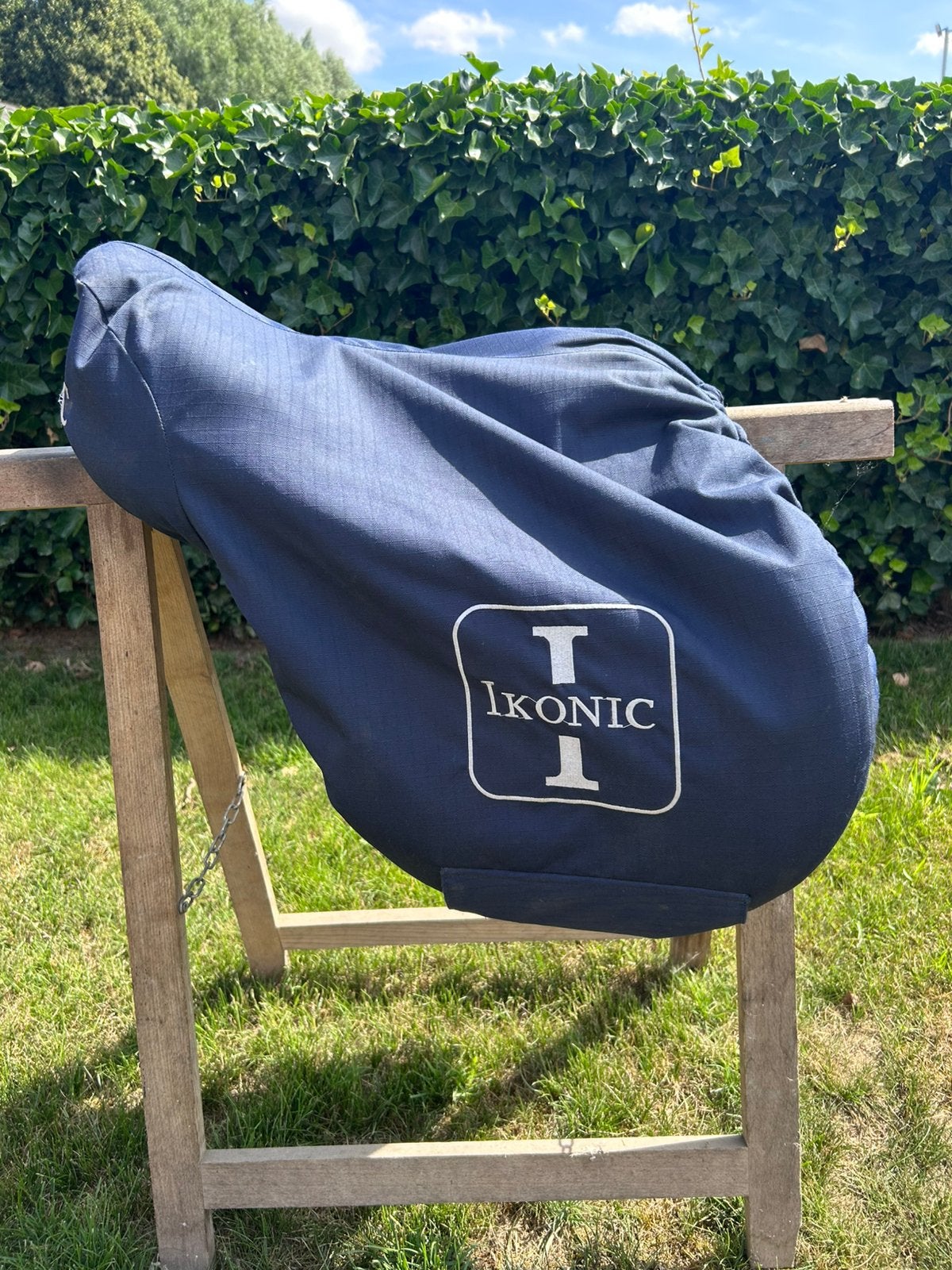 Springzadel Ikonic, Dieren en Toebehoren, Ophalen, L (17.5 inch), Gebruikt, Wijd