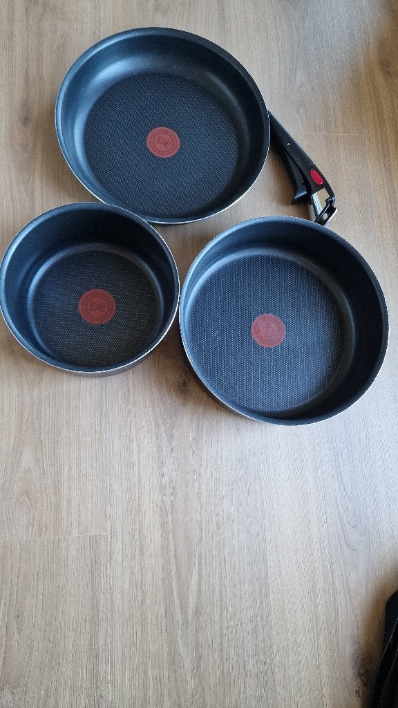 Nieuw pannenset tefal Indigio, Huis en Inrichting, Tefal, Nieuw, Pannenset, Ophalen of Verzenden