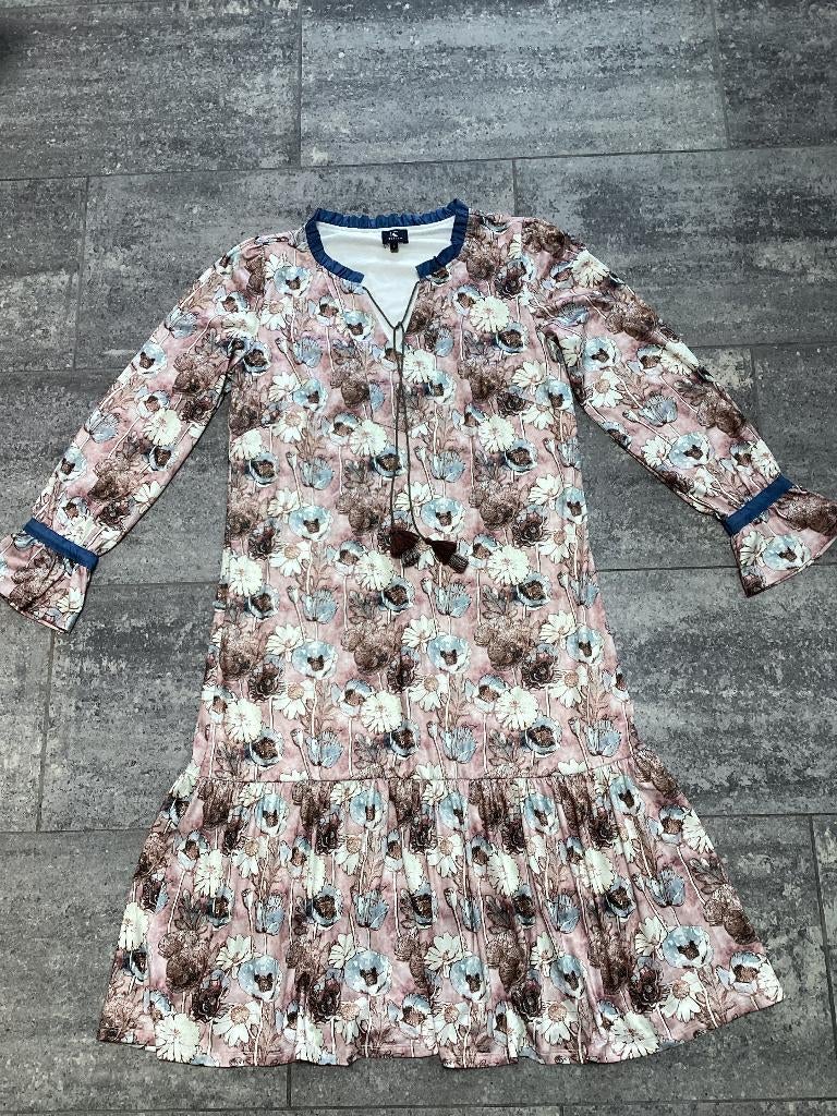 Robe K-design S/M, Neuf, Enlèvement ou Envoi, Autres couleurs, Sous le genou
