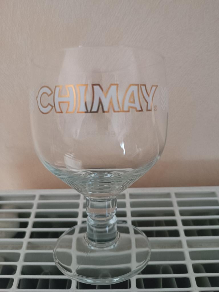 A vendre 1 verre Chimay avec décors, Enlèvement, Utilisé, Verre à bière