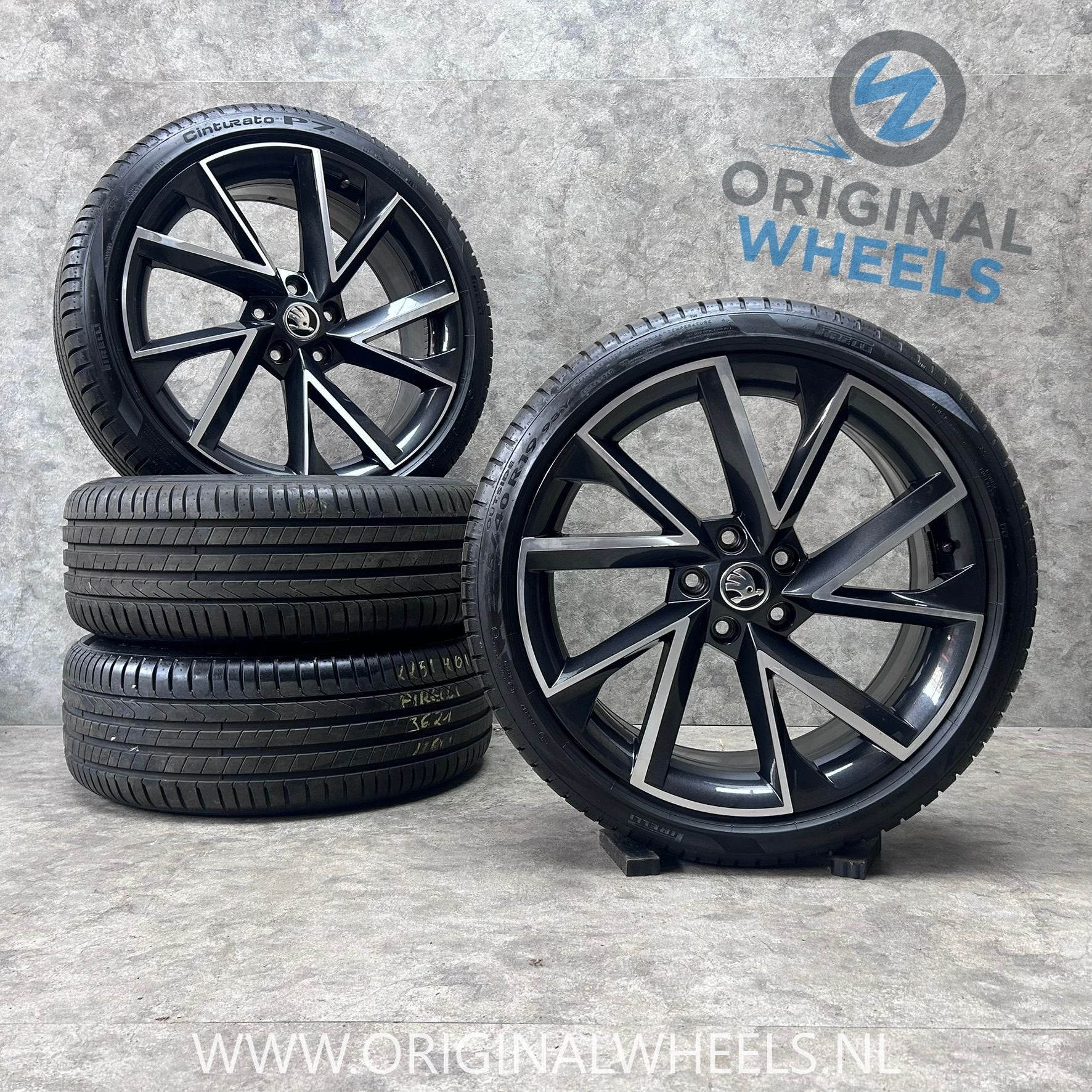 19 inch originele Vega velgen + zomerbanden Skoda Karoq, Pneus et Jantes, Véhicule de tourisme, Pneus été, -