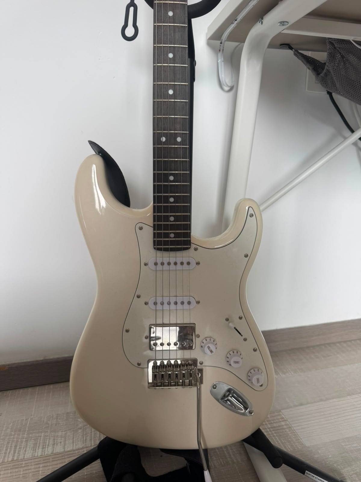 Guitare électrique Donner Seeker, Muziek en Instrumenten, Snaarinstrumenten | Gitaren | Elektrisch