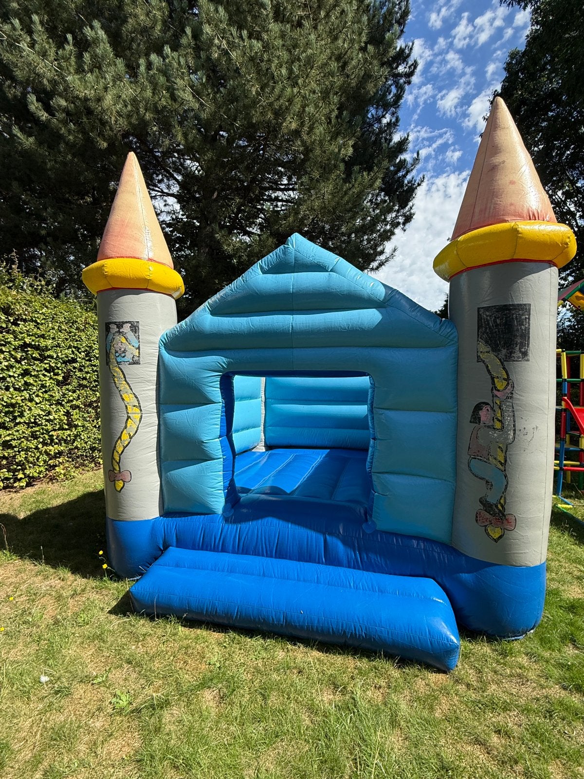 Prof. Springkasteel Kasteel (3,5 x 2,9m) + Blower, Ophalen, Gebruikt