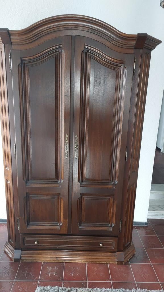 Hallkast uit eikenhout, Ophalen, Eikenhout