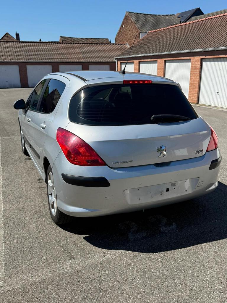 Peugeot 308 1,4 essence, Argent ou Gris, Achat, Boîte manuelle, 5 portes